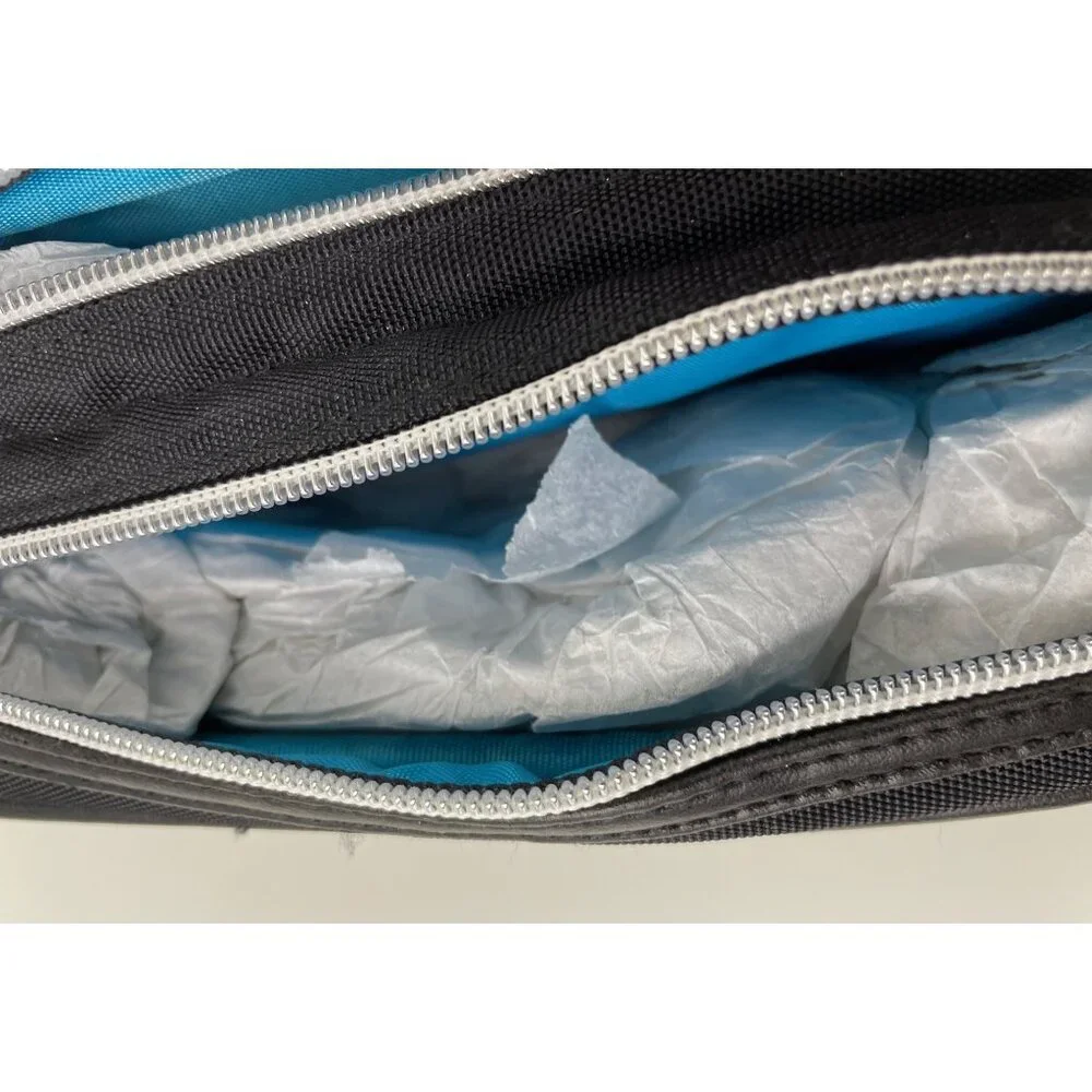 Metro Black Toiletry Case 3 Zip Kit Blue Interior - Picture 8 of 12